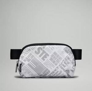 NEW WITH TAG Lululemon Everywhere Belt Bag Manifesto Print 1L White/Black